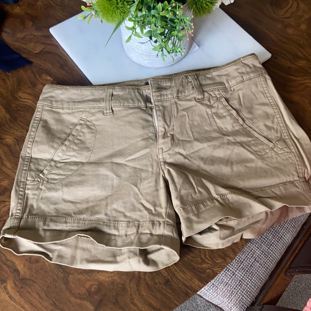 American Eagle Size 4 khaki shorts